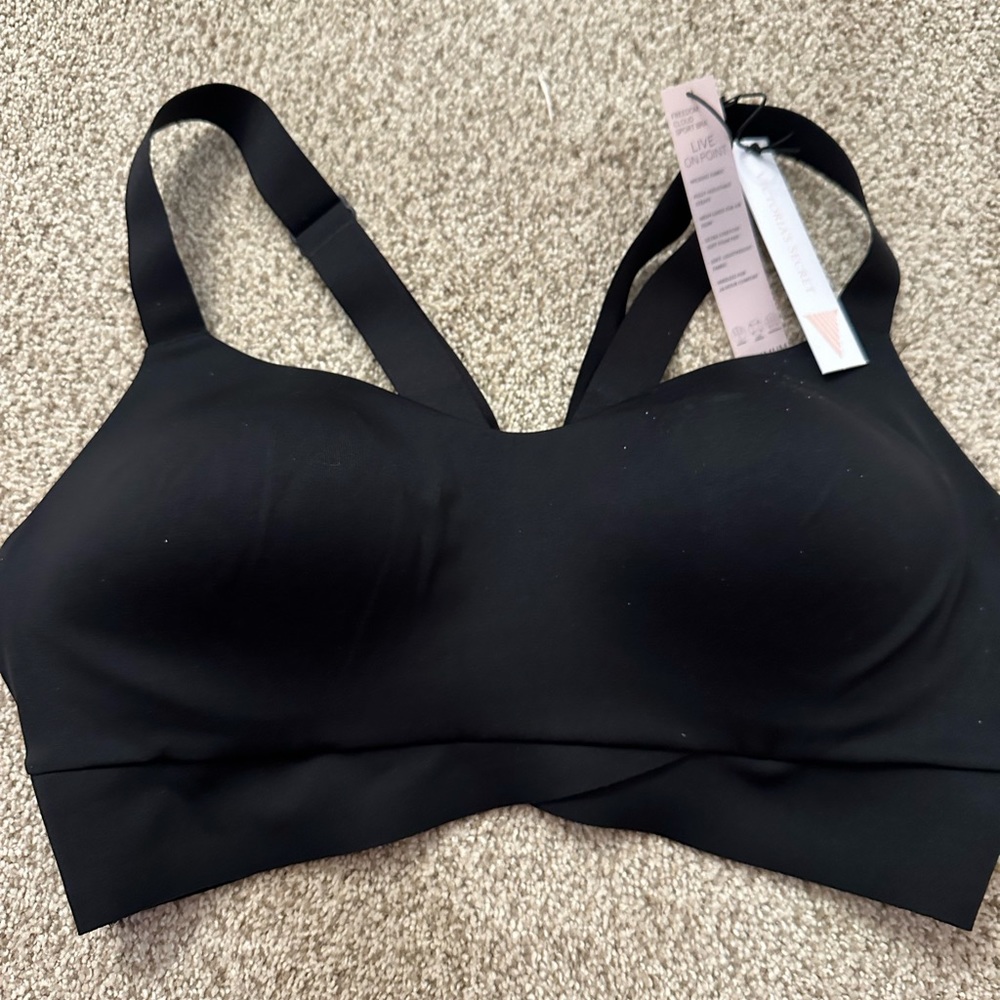 Victoria Secret Freedom Cloud Sport Bra L NWT